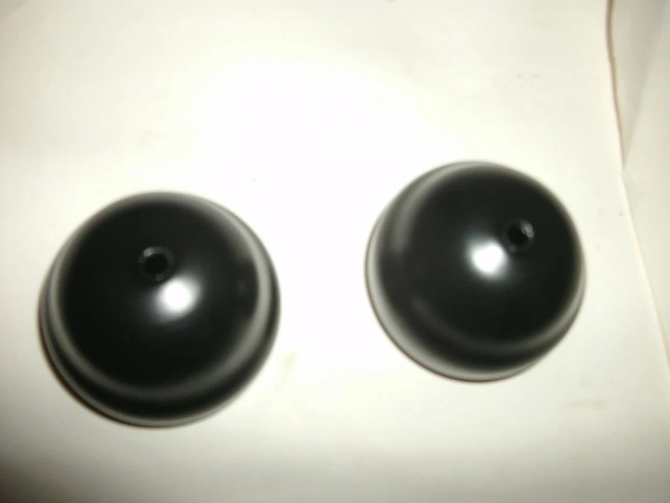 JUEGO DE 2 TAPAS DE GRASA PARA COJINETES DE RUEDA DELANTERA TRIUMPH TR6, TR4, TR3, GT6, SPITFIRE Foto 2 de 4