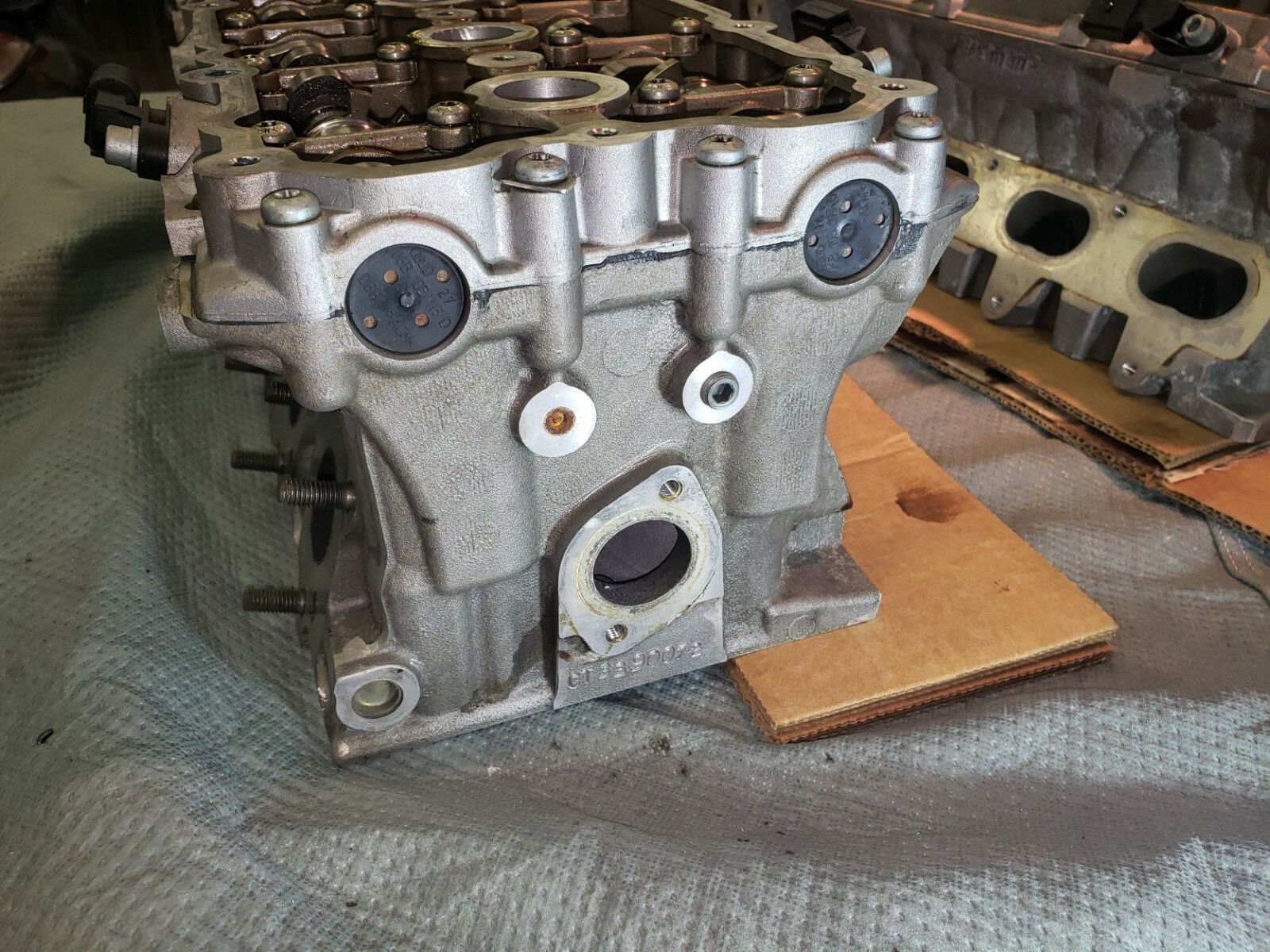 Lamborghini Gallardo  2004 cylinder head set complete with valve cover & gasket