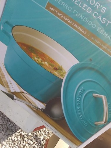 6 QT STOCKPOT ENAMELED CAST IRON TURQUOISE New Martha Stewart - Picture 2 of 3