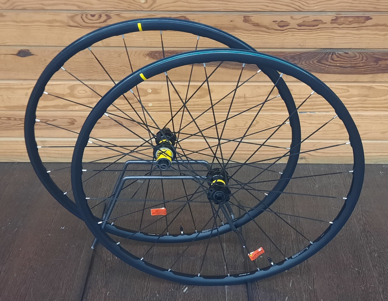 Roues mavic Ksyrium UST DCL Disc évitent les crevaisons sur routes abîmées - 4