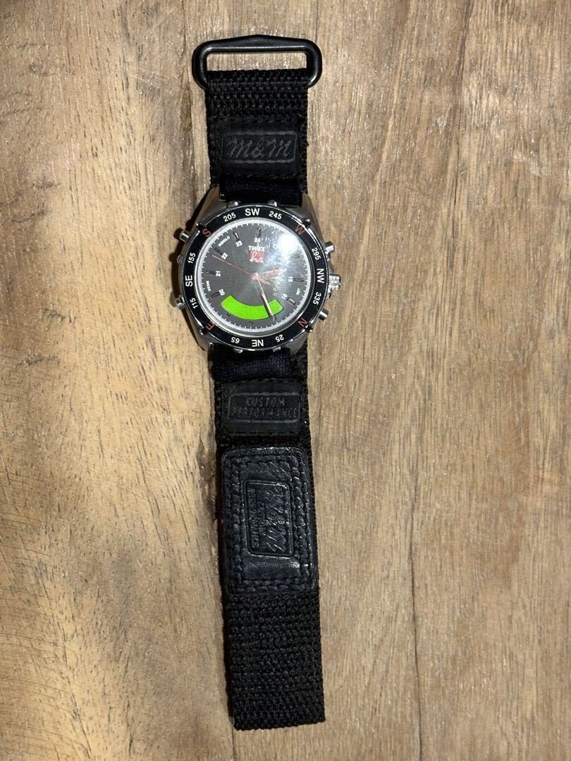 Timex/M&M Hide And Seek Analog Quartz Men M&M Hide And Seek Timex/M&M Hide And Seek Analog Quartz Men M&M Hide And Seek