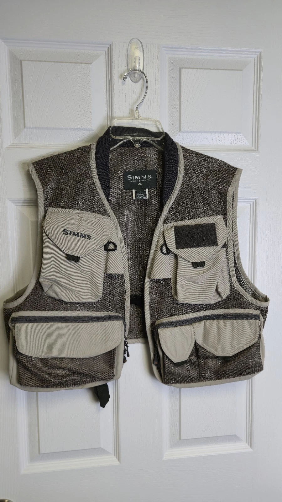 Simms Fishing Vest Size LARGE