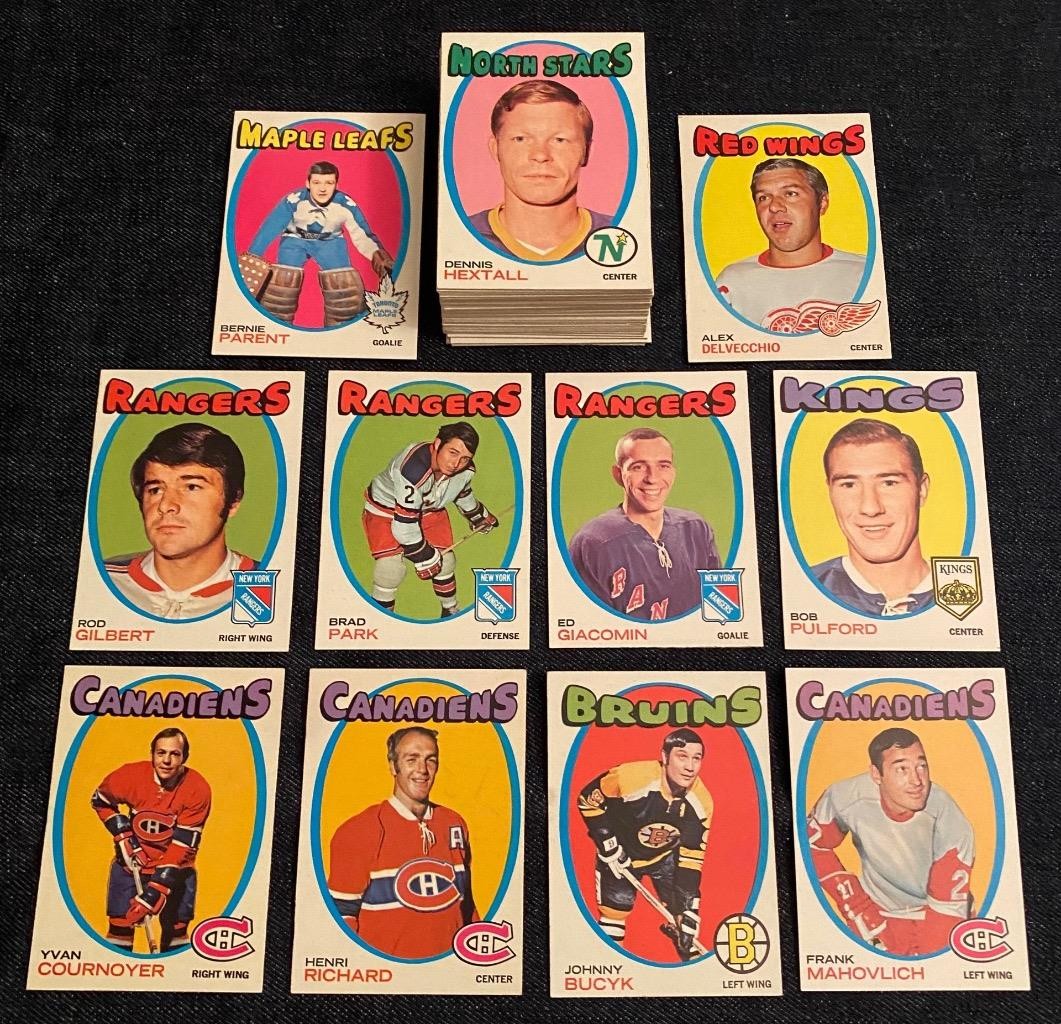 Lot of 71 1971-72 Topps Hockey - Johnny Bucyk, Mahovich, Hextail HOF EX - EX/MT