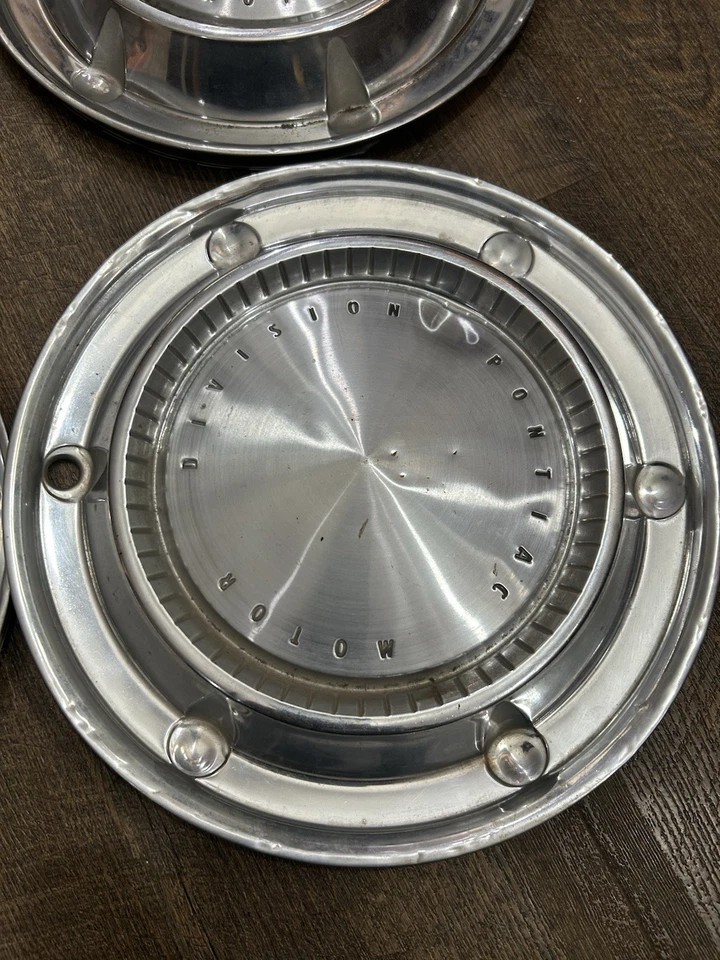 (4) Juego de cubiertas de rueda de tapacubos Pontiac Bonneville Catalina 1961 vintage de 14" usadas Foto 3 de 4