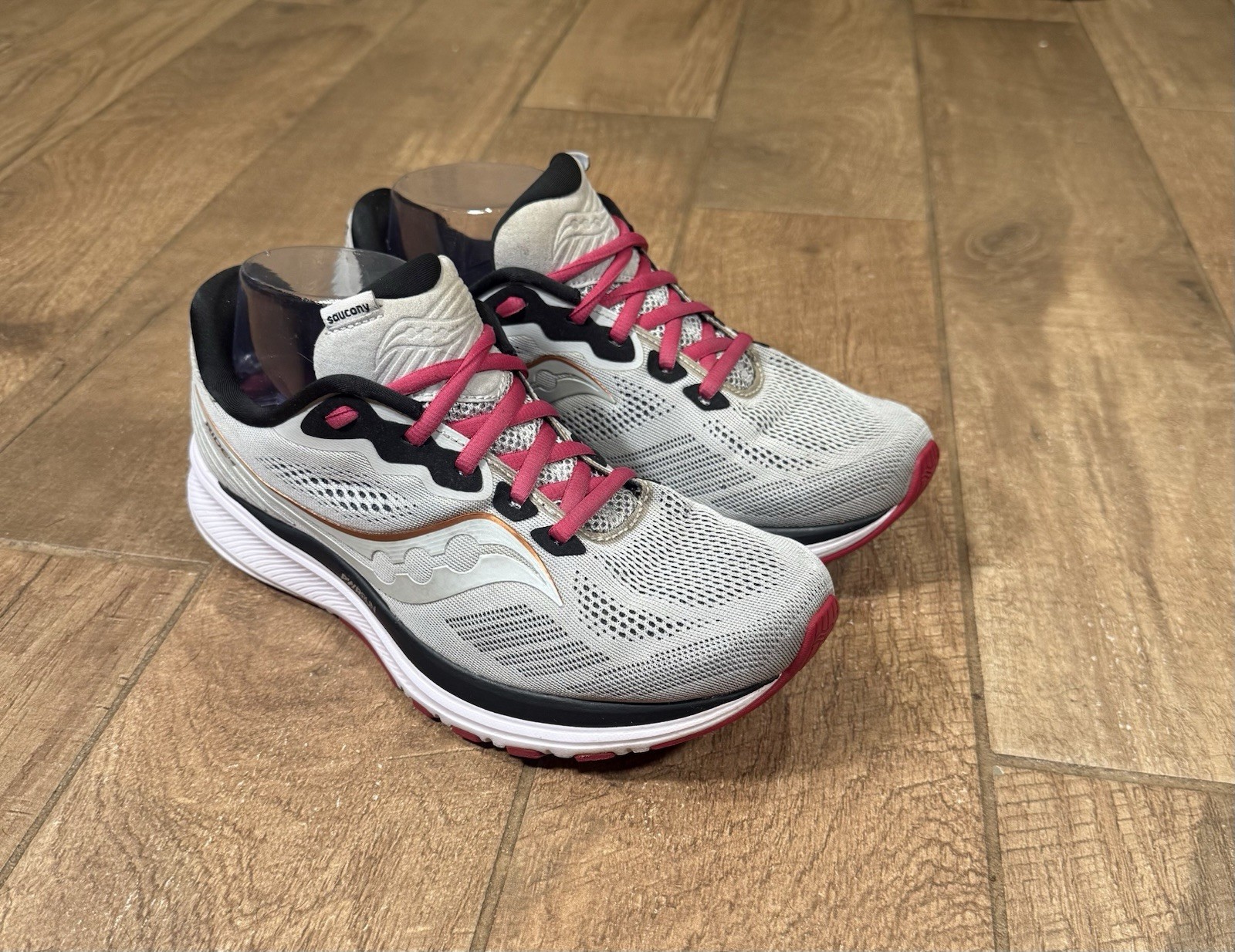 Saucony Ride 14 Women’s  Size 9.5  Running Walking Sneakers  PWR Run