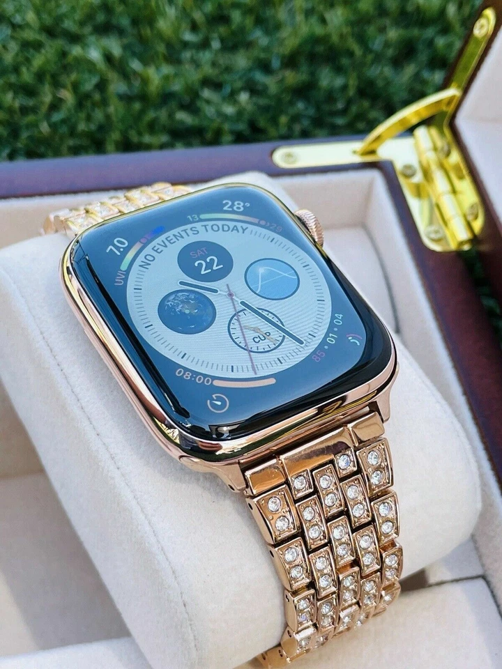 Custom 24K Rose Gold 45MM Apple Watch SERIES 8 Stainless Steel Rose Gold Band - Image 4 of 4