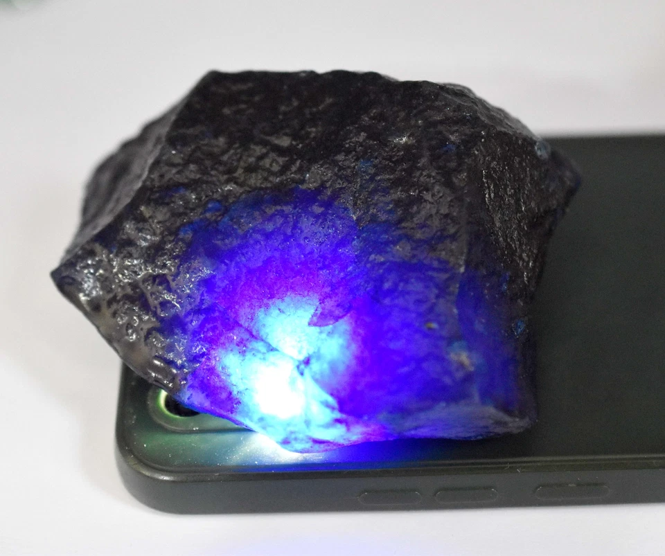 Blue Color 1062.50 Ct Natural Rough Tanzanite UnCut CERTIFIED Loose Gemstone. - Image 3 of 4