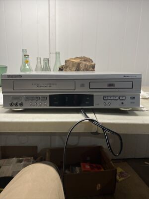 PANASONIC PV-D4762 DVD VCR VHS Combo Double feature! No Remote