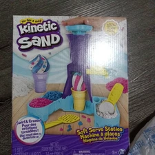 Kinetic Sand, Soft Serve Station with 14oz Play Sand 2 Ice Cream Cones & 2 Tools
