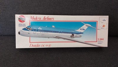 Modellbausatz Airfix Douglas DC-9-30 Modern Airliners KLM und Iberia 1:144 E