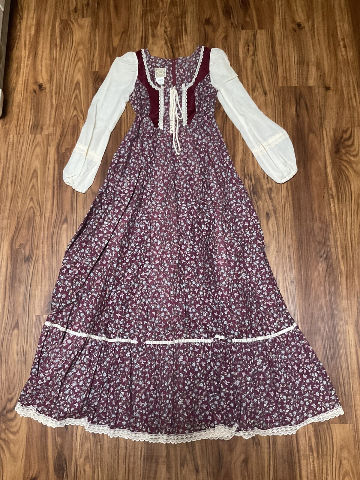 Gunne Sax by Jessica RARE 1970s Vintage Dress EXCELLENT CONDITION Lace Up Bodice