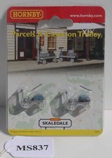 Hornby Skaledale OO 1:76 R.8676 Parcels & Cases On Trolley's FNQHobbys MS837
