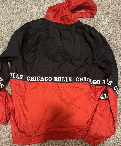 Giacca a vento pullover vintage anni 90 CHICAGO BULLS logo atletico medio - Foto 2 di 8