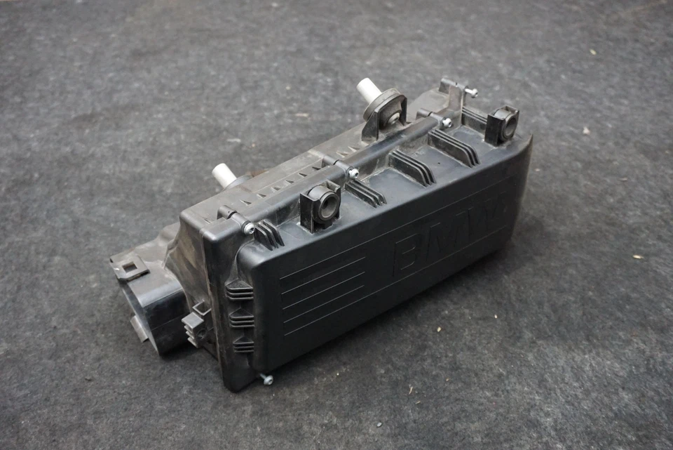 Left Engine Air Filter Cleaner Box Assembly OEM 13717593191 BMW 760i F02 2010-14 - Image 4 of 4