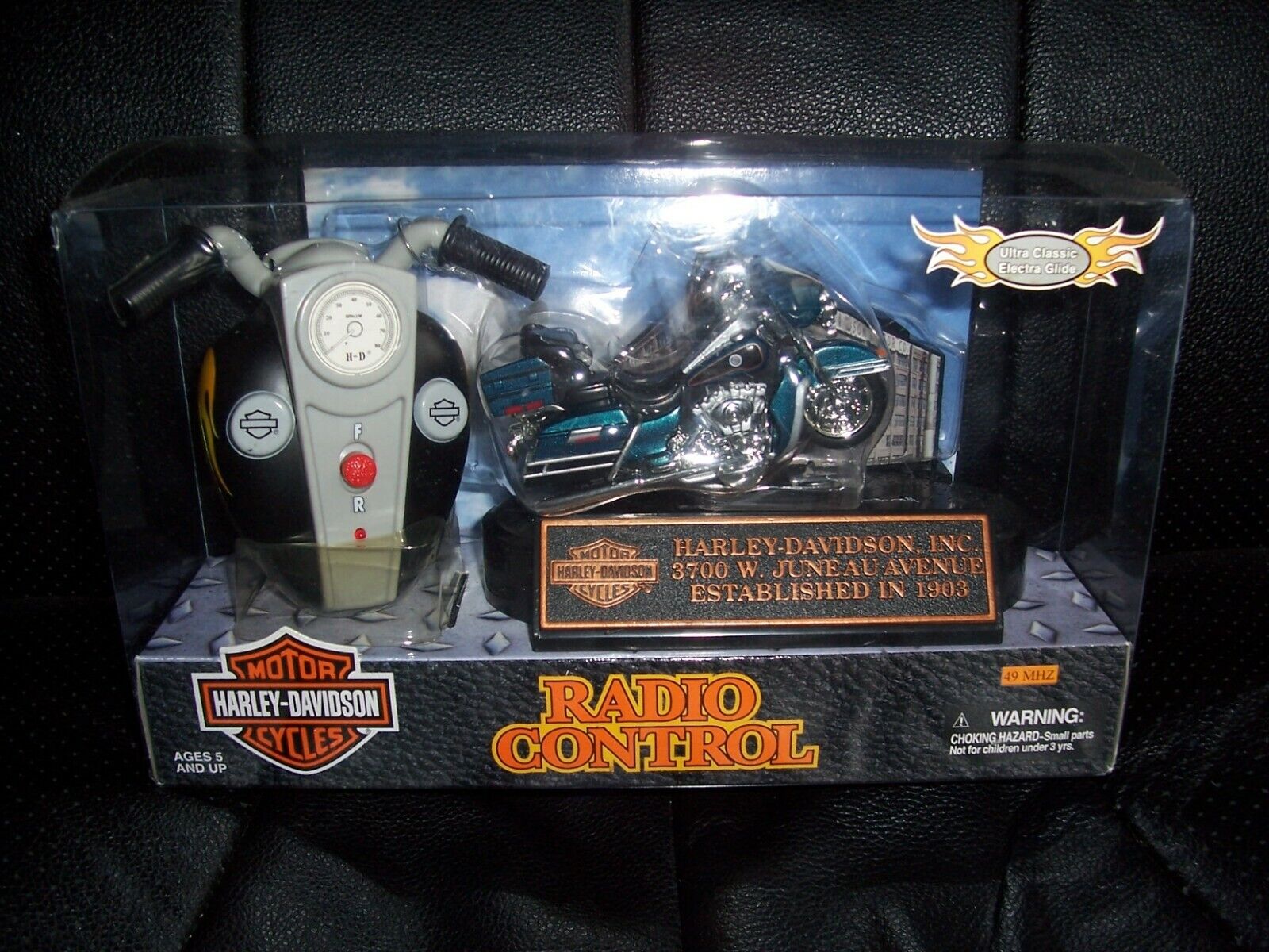 HARLEY DAVIDSON RADIO CONTROL MOTORCYCLE ULTRA CLASSIC ELECTRA GLIDE TOY NEW