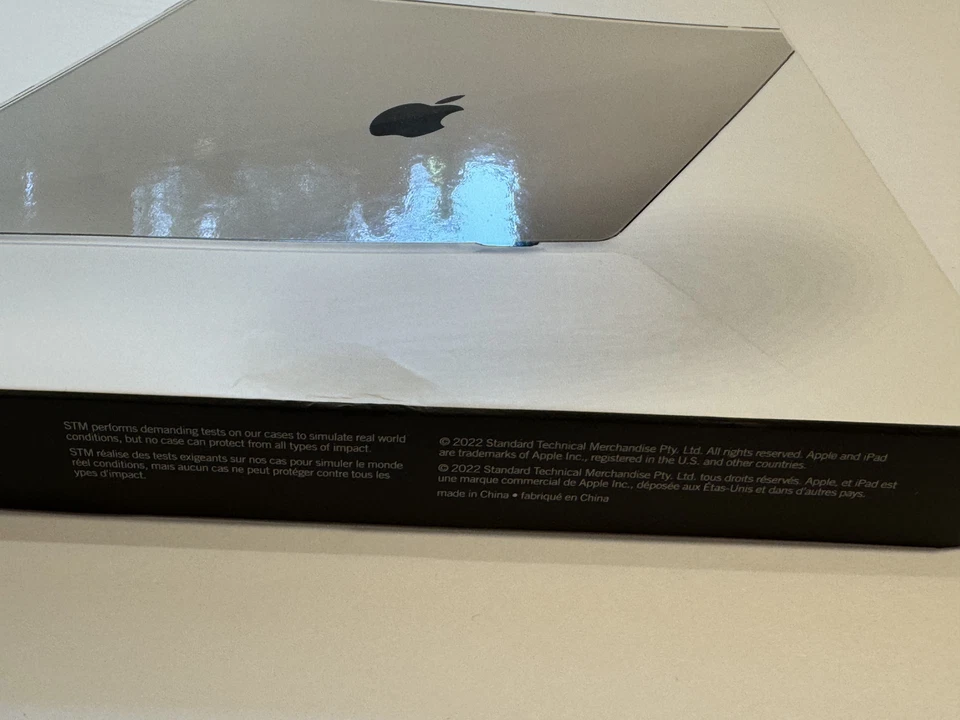 Funda STM Studio para MacBook Pro 14" (2021, Transparente) Foto 3 de 4