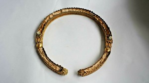 A Chinese filigree gilt bronze necklace