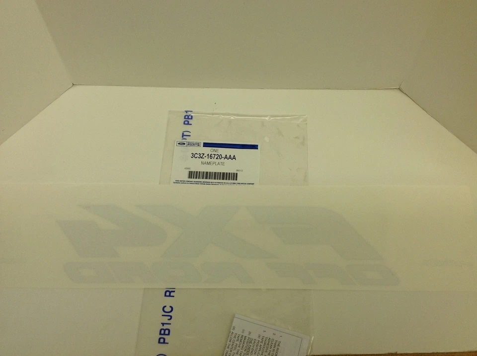 Calcomanía de cabecera todoterreno Ford Superduty lado derecho o derecho FX4 nueva OEM 3C3Z-16720-AAA Foto 2 de 2