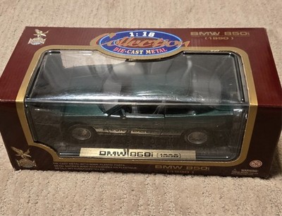 BMW 850i 1:18 Diecast Model Plus 1996 BMW 8-Series Sales Brochure