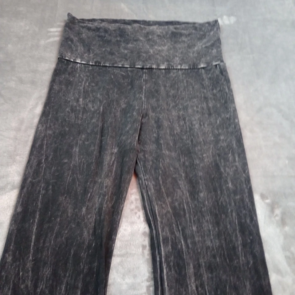 T Party Women High Waisted Fringe Flare Leg Mineral Wash Yoga Pants Size L Black - Image 3 of 4