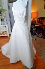 David's Bridal Michelangelo White Beaded Strapless A-Line Wedding Dress Size 6