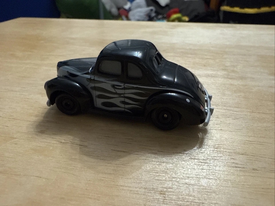 Disney Cars Toys Hot Rod Junior Luna, Miniatura, Coleccionable Coche de Carreras Automóvil Foto 3 de 4