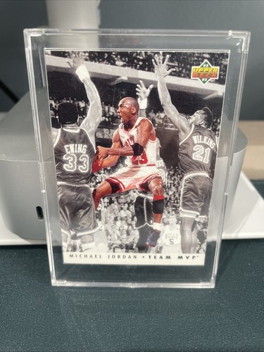 Michael Jordan #TM5 — 1992 Upper Deck Team MVP's basketball card