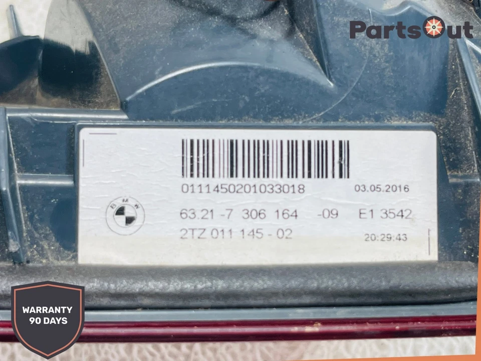 Luz trasera interior lado derecho pasajero BMW 535i 2014-2016 OEM L9893 Foto 4 de 4