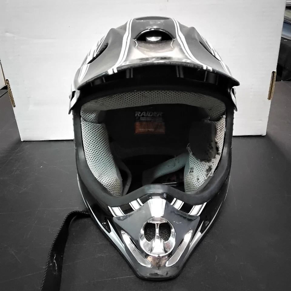 CASCO DE MOTOCROSS RAIDER MX-3 CON VISERA JUVENIL MEDIANO  Foto 2 de 4