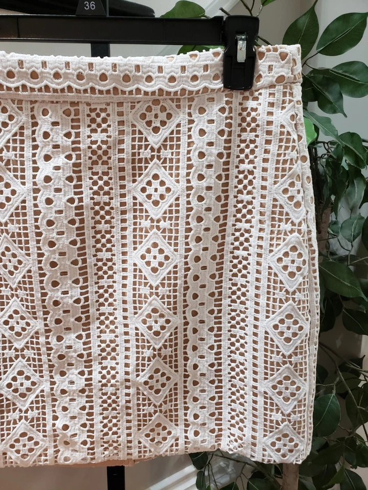 Falda Endless Rose Línea A Mujer Blanca Crochet Azteca Forrada Cremallera Trasera Mediana  Foto 4 de 4