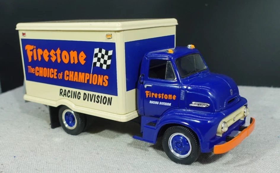 Ford First Gear 1950 caja seca Firestone 1/50 Foto 2 de 4