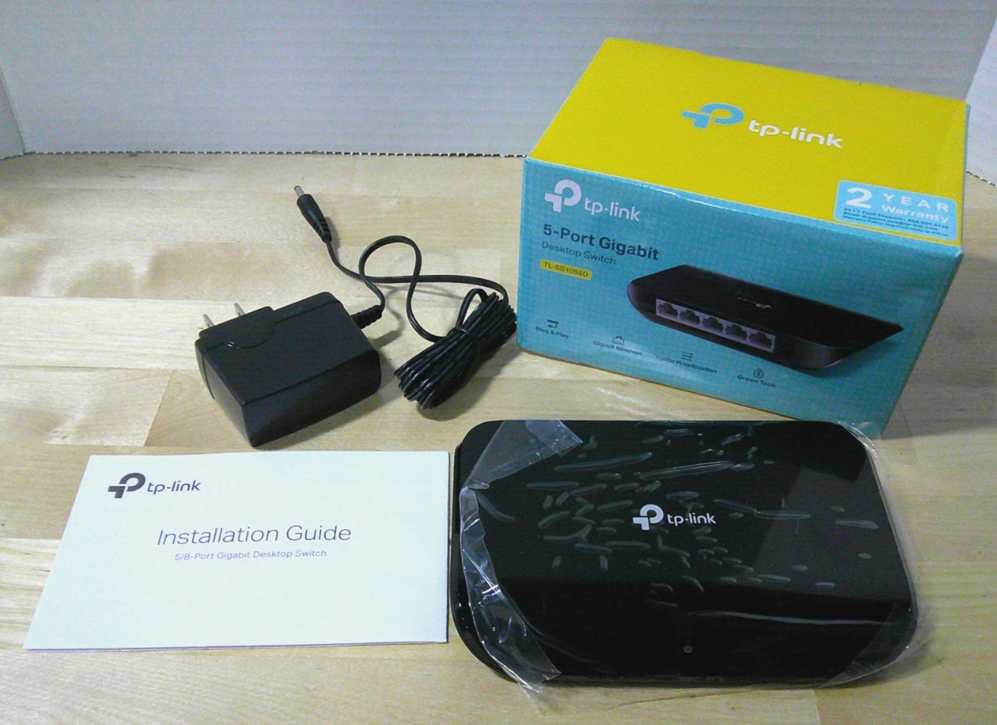 New in Sealed Box tp-link 5-Port Gigabit Ethernet Desktop Switch TL-SG1005D P6