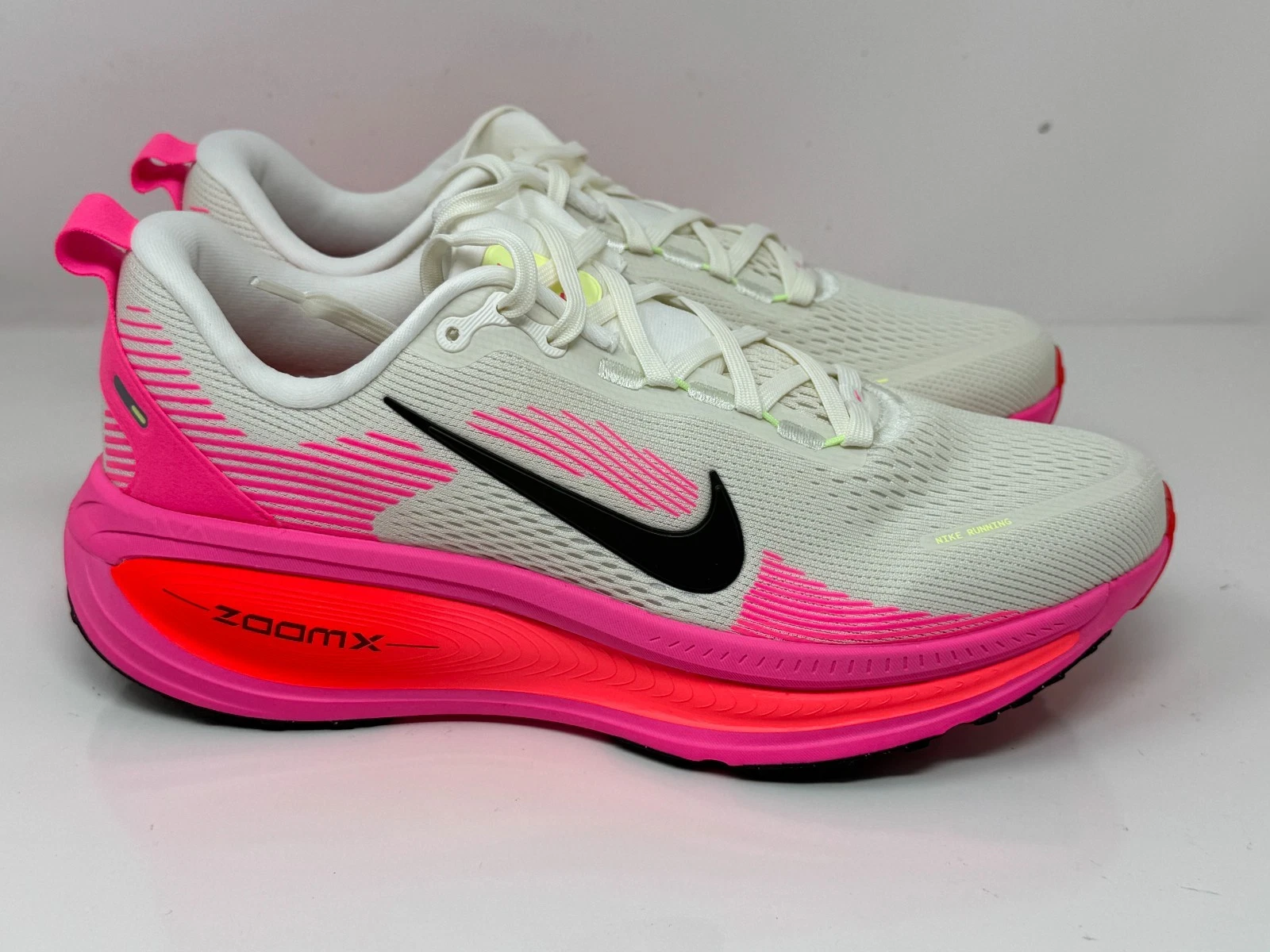 Men's Size 10.5 Nike Air Zoom Vomero 18 CM "Hyper Pink" IB7315-100 No Box Lid