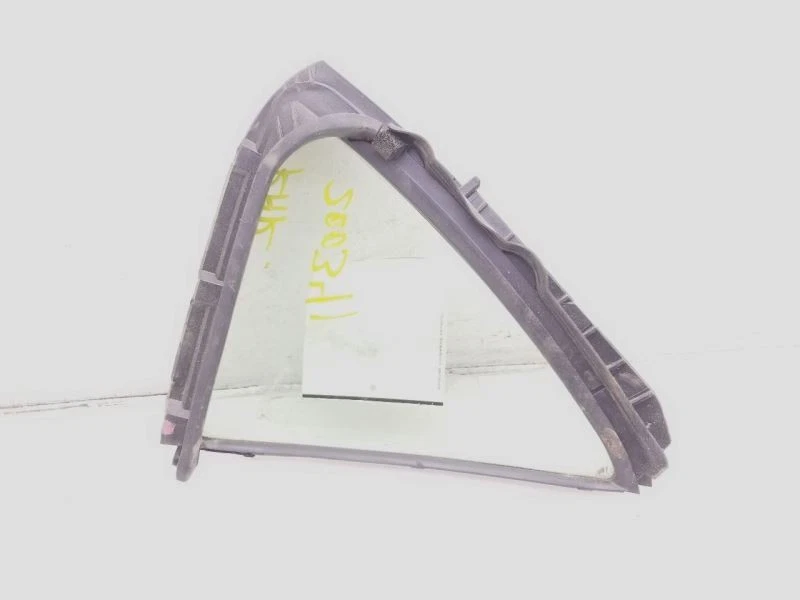 12-18 TOYOTA PRIUS C TWO PASSENGER SIDE REAR DOOR VENT GLASS  - Image 2 of 4