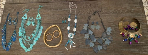 Vintage Estate Costume Jewelry Lot 6 Necklace Earring Sets 18 PCS Mixed Colors