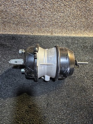Wabco 925 392 074 0-3 Brake Chamber Type 30, 3-inch Stroke, Welded Clevis
