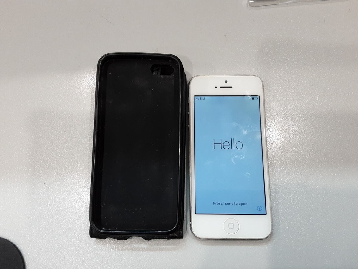 Apple iPhone 5 - 16GB - White & Silver (Unlocked) A1429 (GSM) (AU