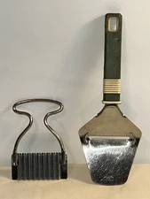 Vintage Potato Wavy Cutter Crinkle Fruit Knife Slicer & Cheese slicer  lot