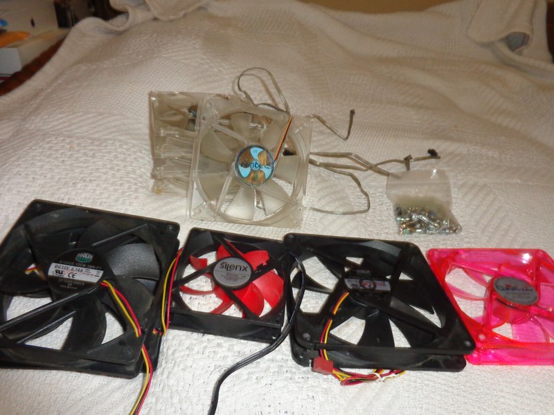 lot of 9 computer cooling fans and bag of screws see description