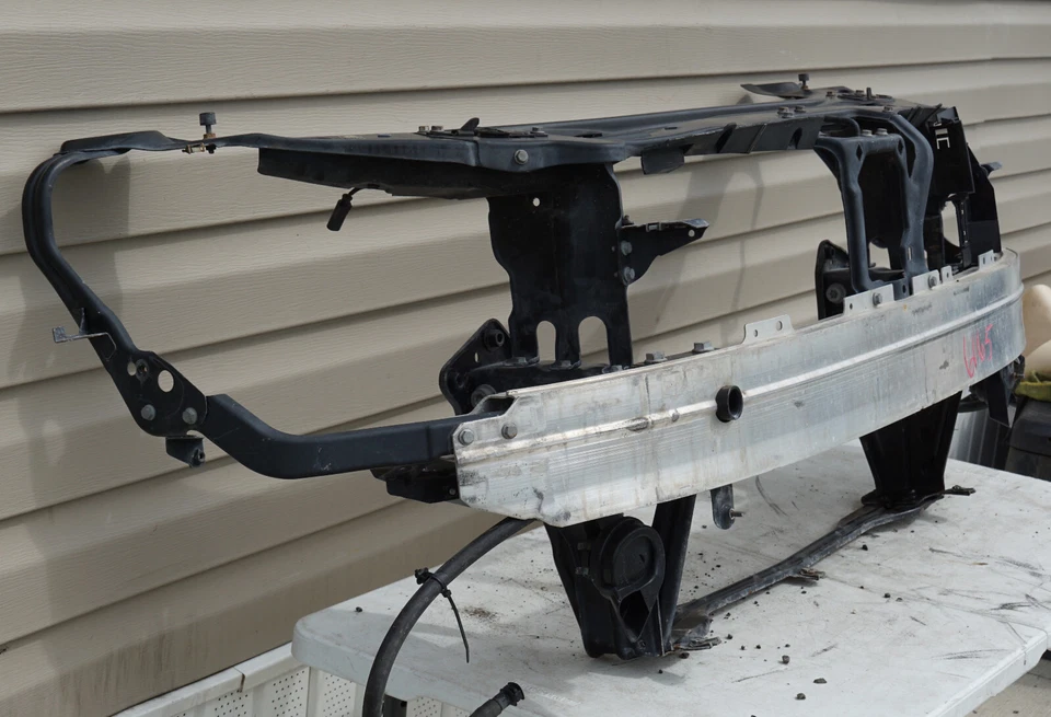 Mercedes-Benz S550 W221 2007-2009 soporte de radiador con refuerzo de parachoques OEM Foto 3 de 4