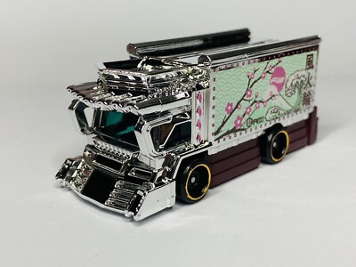 ミニカー Hot Wheels Raijin Express 6/6 Amazon.com: Hot Wheels Pearl & Chrome Raijin Express Chase 6