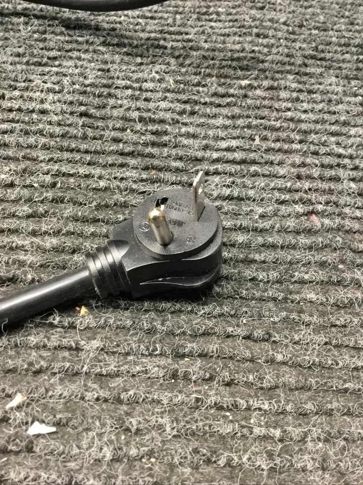 *FOR PARTS*APC Back-UPS Pro 1000 BR1000G Uninterruptible Power Supply No Battery - Image 3 of 4