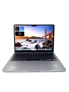 Apple MacBook Air 13" M2 · 8GB · 256GB
