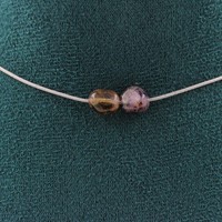 Mineralien Und Edelsteine. Halskette Mit 2 Perlen Auralite Aus Kanada. Kette In