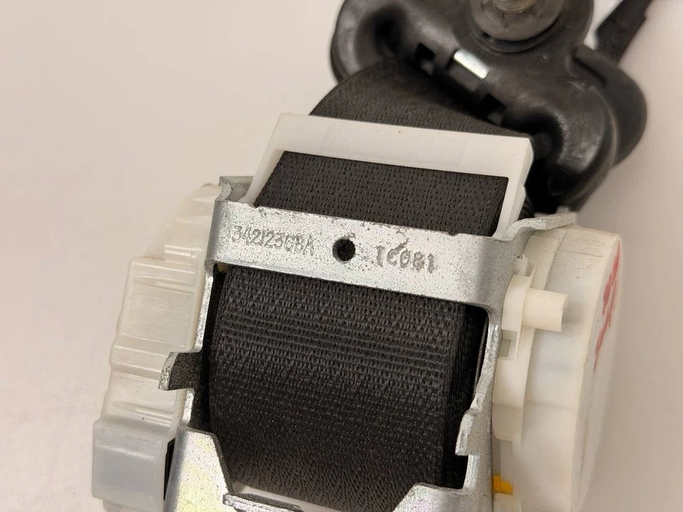 Cinturón de seguridad trasero izquierdo Jeep Compass 2017-2024 segunda fila P6ej57dx9af fabricante original Foto 3 de 4