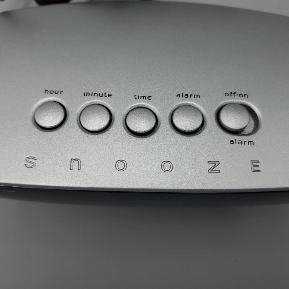 Equity 75903 Reloj Despertador Digital LED Azul Pitido Silencioso Reposo PROBADO LEER Foto 3 de 4