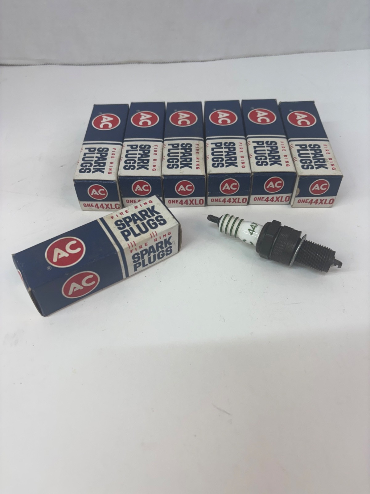 NOS AC DELCO #44XLO 7 SPARK PLUGS FIRE RING