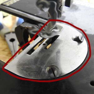 Stichplatte mit Schrauben - Haid & Neu Klasse LN Nähmaschinen Ersatzteil