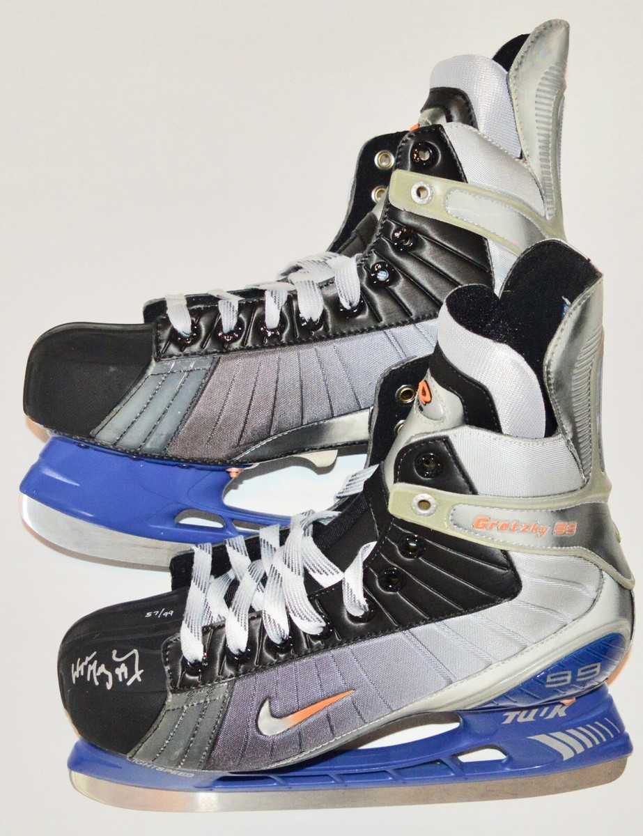 AUTO WGA LE99 WAYNE GRETZKY V12 CUSTOM NIKE SKATES 2003 AUTO WGA LE99 WAYNE GRETZKY V12 CUSTOM NIKE SKATES 2003