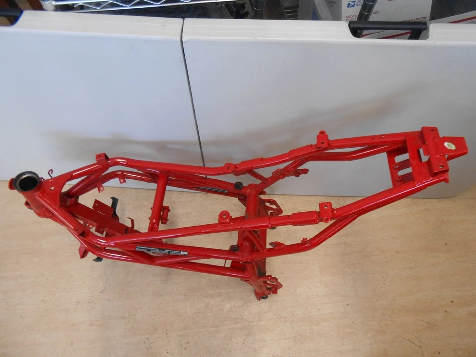 19 20 22 21 2021 Benelli TNT 135 cuadro principal chasis pista de carreras acrobacias recto Foto 2 de 4